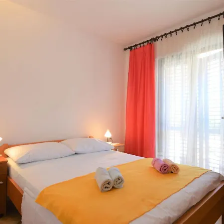 Apartamento Viktor-1 By Interhome